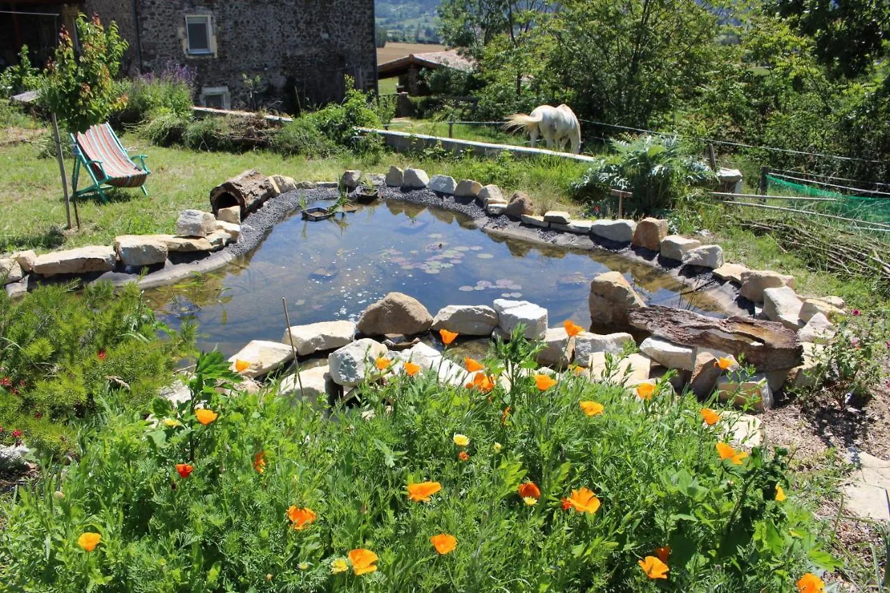L'Attrape Reve Insolite Saint-Vincent-de-Barres Francie