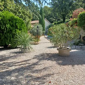 https://nouveau-les-deux-tilleuls.fr-provencehotel.com