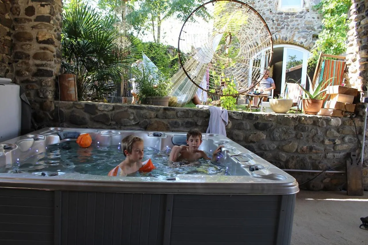 Luxury tent L'Attrape Reve Insolite Saint-Vincent-de-Barres